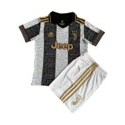 21/22 Juventus x Mochino White Soccer Jersey + Short Kids